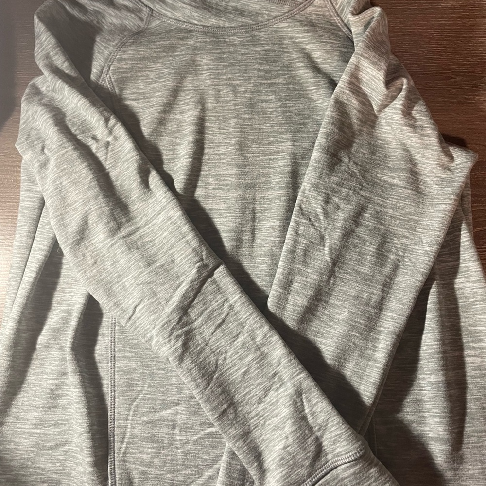 Size Small Gerry Fleece long sleeve shirt.